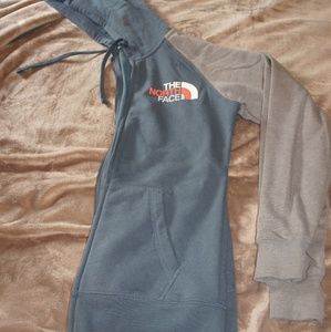 North face sweater